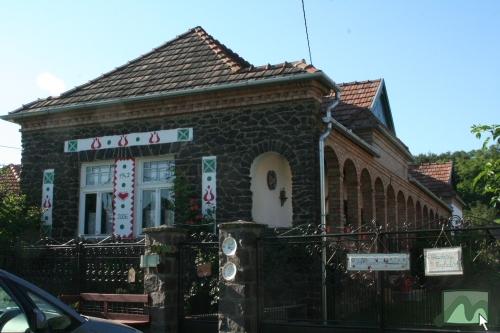 M�tra - Bodonyi Kincsesh�z �s N�pi Mot�vumgy�jtem�ny