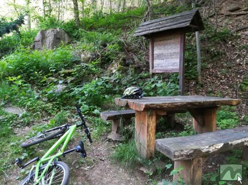 Werbõczy-forrás, pihenõhely a zöld kör turistaúton