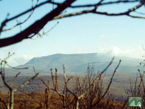 Látkép Tót-hegyesről a Központi-Mátrára
