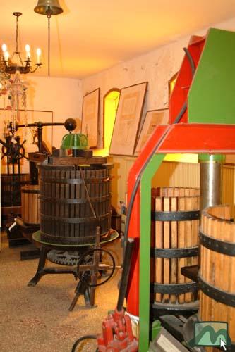 Gyöngyöstarján - Haller-pince bortörténeti kiállítás