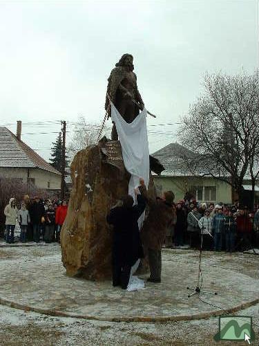 Gyöngyös - Szoboravatás - Leleplezés (2004.01.09.)