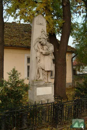 Nagyréde, emlékmű