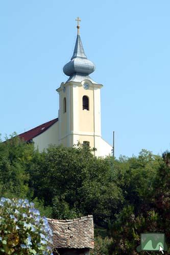 Kisterenye - Templom látképe a tájház elől