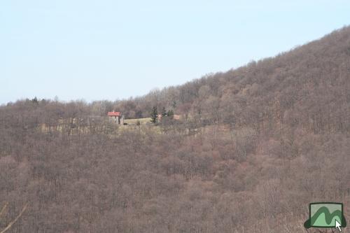 Ágasvári turistaház a Somhegy oldalról