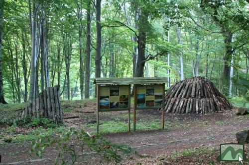 Mátraszentimrei tanösvény, háttérben boksa